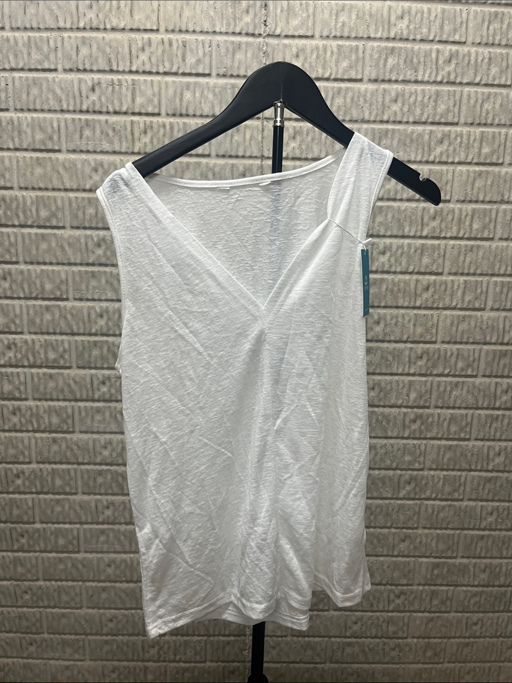 Cupshe White V-Neck Sleeveless Tank Top